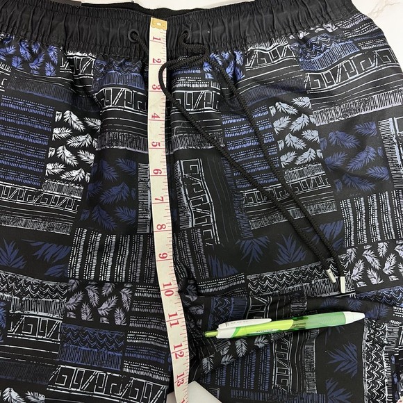 NWT Kirkland Signature Men's Medium Swim Shorts Black Gray Blue Print - Picture 12 of 16